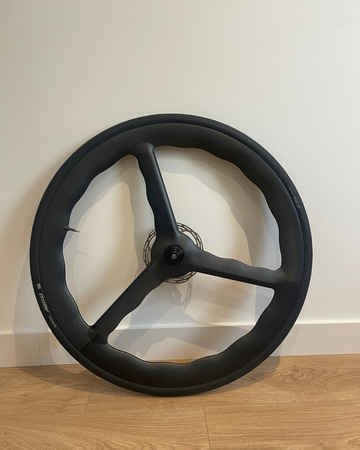 Used beskardi 3 spokes 2025 bike — image 1 of 2