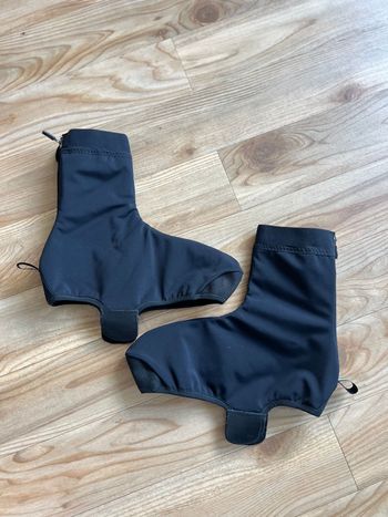 Used Ryzon Radius Cycling Insulated Overshoes 2024 bike — image 3 of 4