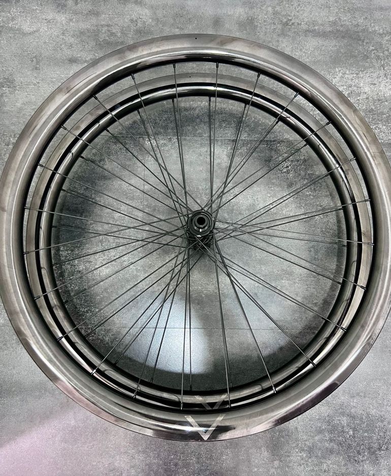 Used VERA carbon wheels GR40 2025 bike — image 3 of 3
