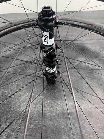 Used VERA carbon wheels GR40 2025 bike — image 2 of 3