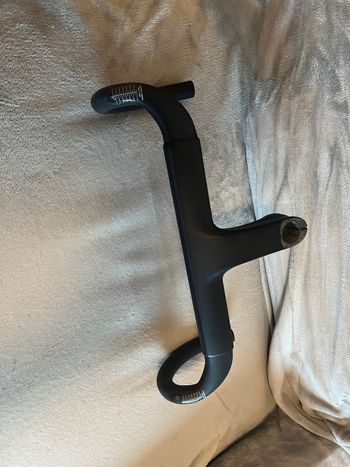 CADEX Race Integrated Handlebar 370×400 Cadex Race Integrated Road Handlebars | Westbrook Cycles