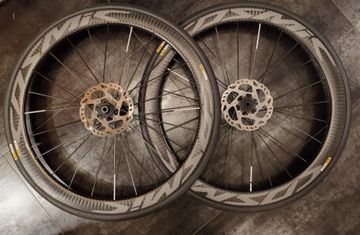 Mavic Cosmic Pro Carbon Disc 45 2022 bike usato — immagine 1 di 6