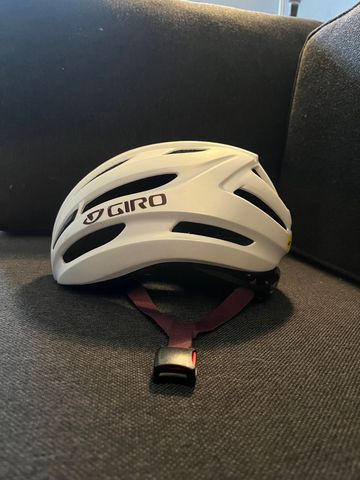 Used Giro Register II 2025 bike — image 2 of 8