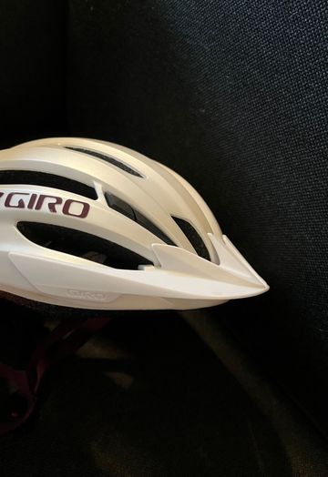Used Giro Register II 2025 bike — image 8 of 8