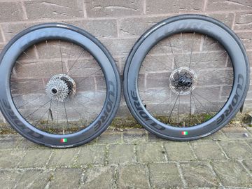 Used Cuore carbone 60mm 2024 bike — image 1 of 5