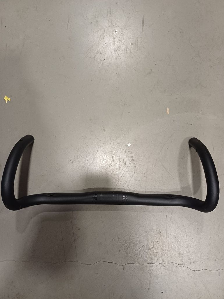 Used Giant , contact sl 2022 bike — image 1 of 2