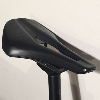 パーツ fizik TEMPO ARGO R1 150mm パーツ fizik TEMPO ARGO R1 150mm Bike saddle for endurance cycling