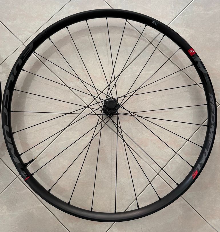 Used Fulcrum Redmetal 5 2024 bike — image 2 of 7