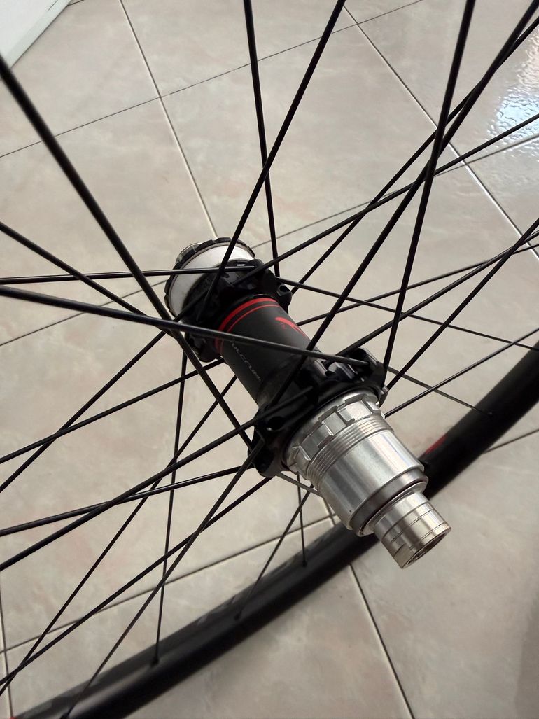 Used Fulcrum Redmetal 5 2024 bike — image 4 of 7