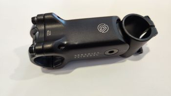 Used Redshift Shockstop Suspensió. Stem 1 1/8" +/-6° 90mm 2022 bike — image 1 of 3