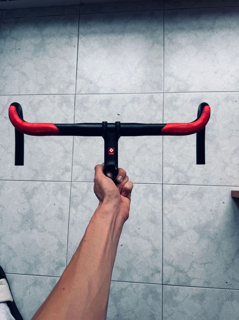 Used Bontrager GR Elite IsoZone Gravel 2025 bike — image 6 of 8