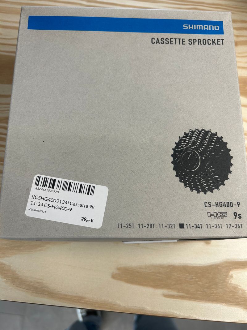 Shimano Alivio CS-HG400 9-Speed Cassette Drivetrain & Pedals usato