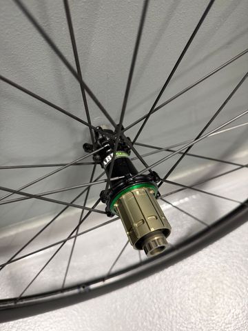 Brugt EXTRALITE 340C Cyber Disc Carbon spokes 2025 bike — billede 4 af 13