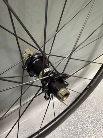 Brugt EXTRALITE 340C Cyber Disc Carbon spokes 2025 bike — billede 7 af 13