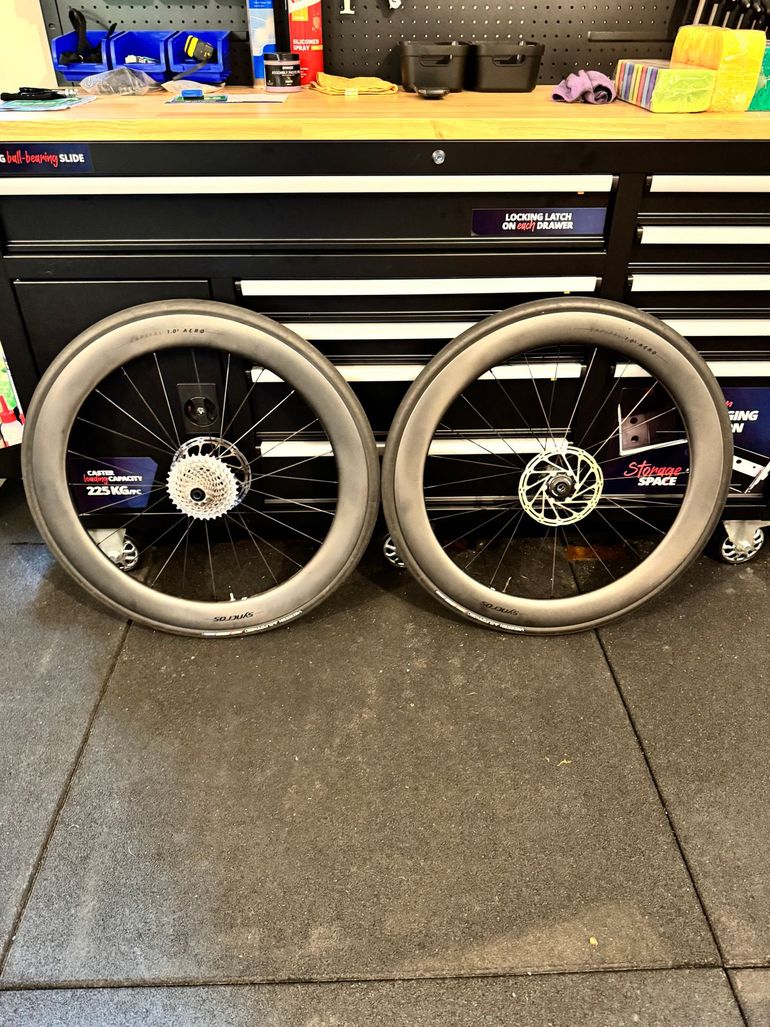 Brugt Syncros Capital 1.0s Aero 60mm 2024 bike — billede 1 af 4