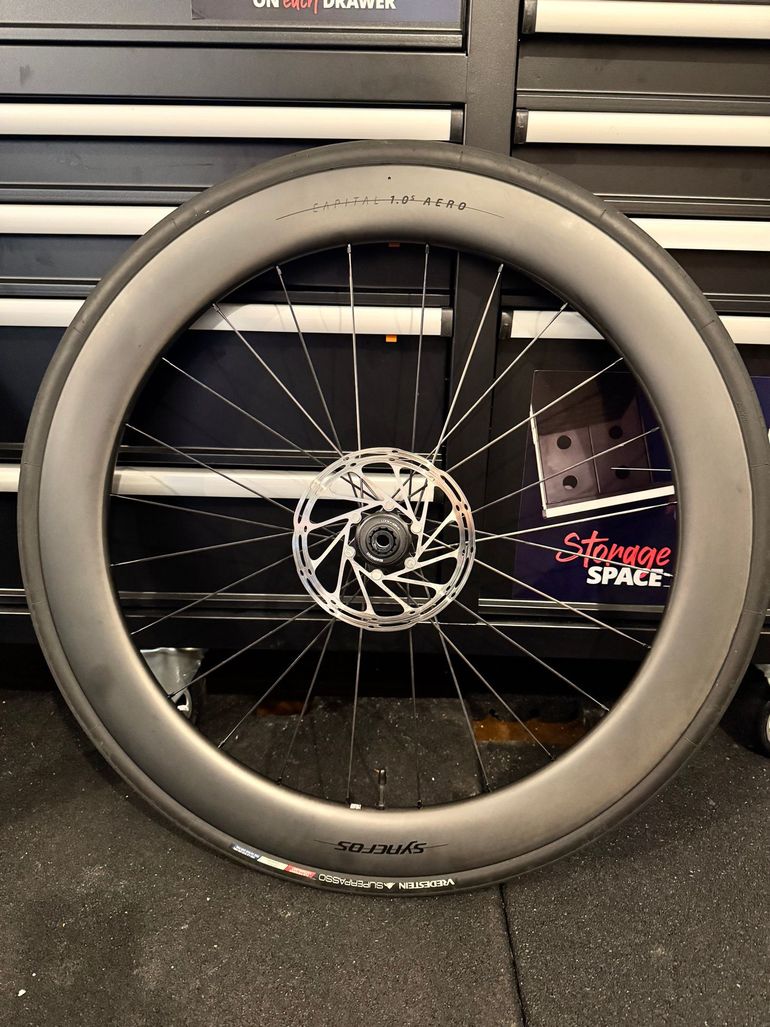 Brugt Syncros Capital 1.0s Aero 60mm 2024 bike — billede 4 af 4