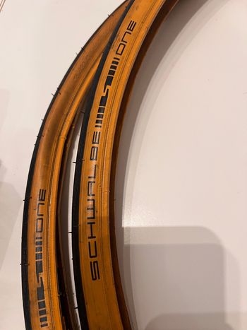 Schwalbe, coppia copertoni  one 700x25
