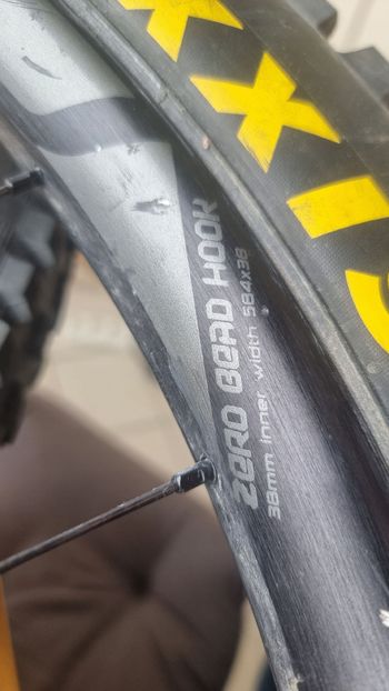 Tweedehands roval traverse 27, 5 2017 bike — afbeelding 3 van 6