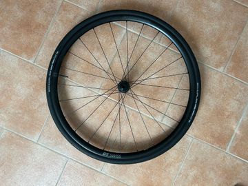 Brugt DT Swiss performance 2025 bike — billede 2 af 4