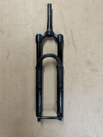 2024モデルFOX PERFORMANCE36 29er/27.5+ Fox 36 Performance 27,5 2024