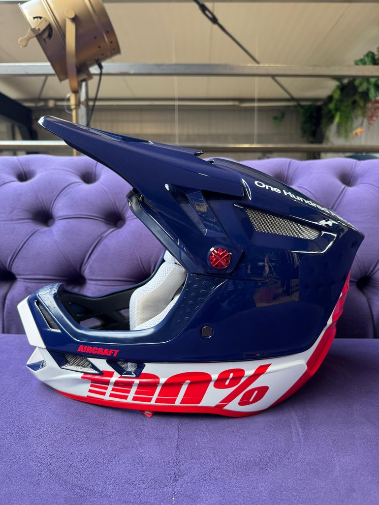 Used 100% Aircraft Composite Helmet Anthem 2022 bike — image 9 of 13