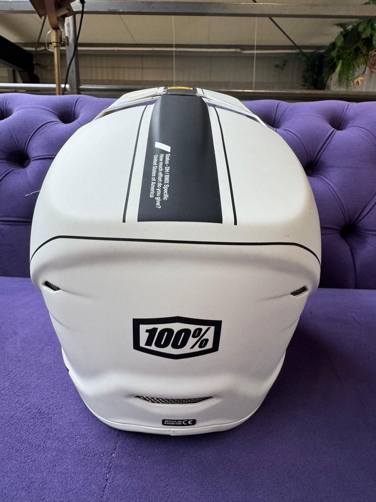 Used 100% Status DH/BMX Helmet Carby Silver 2022 bike — image 8 of 9