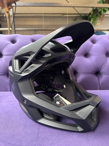 Used Fox PROFRAME RS MATTE BLACK 2025 bike — image 4 of 12