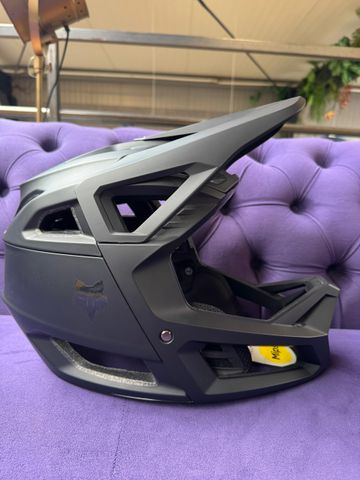 Used Fox PROFRAME RS MATTE BLACK 2025 bike — image 2 of 12
