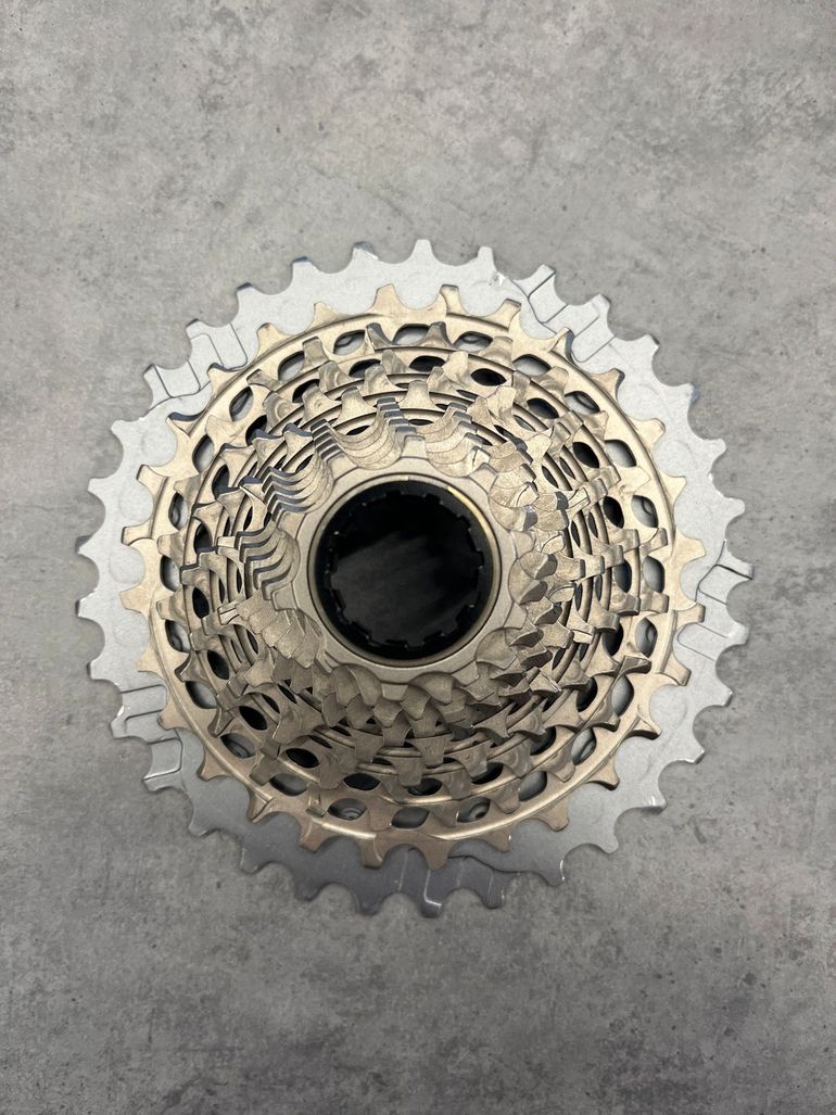 Sram Cassette RED 10-33 2025