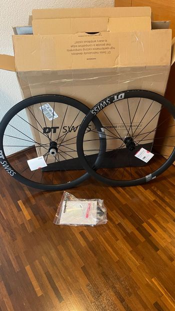 Gebrauchtes DT Swiss ARC1400 DICUT 38 Carbon 700C Wheels