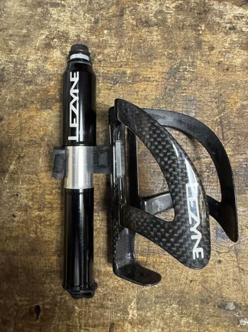 アクセサリー Canyon Lightweight Carbon Bottle Cage Canyon Lightweight Carbon Bottle Cage | CANYON BH