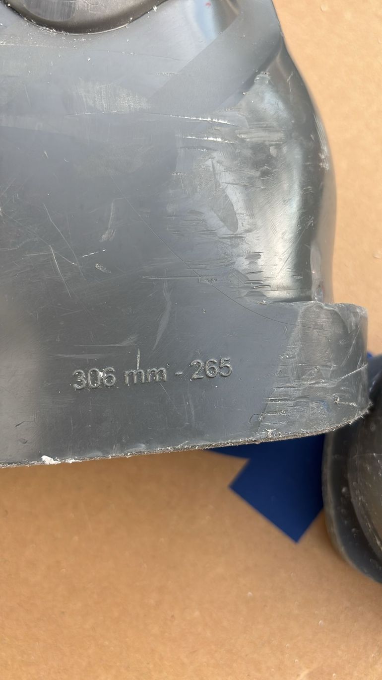 Used Rossignol Ski Boots 2023 bike — image 2 of 2