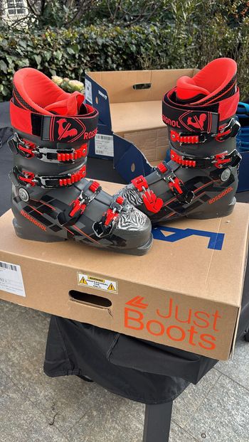 Used Rossignol Ski Boots 2023 bike — image 1 of 2