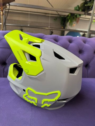 Brugt Fox Rampage Ceshyn Helmet 2023 bike — billede 5 af 9