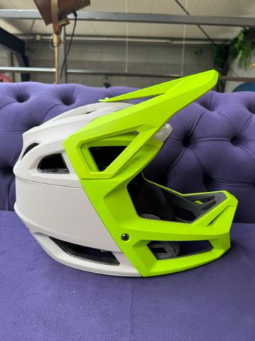 Brugt Fox Proframe RS MHDRN Vintage White Helmet 2025 Cycling Accessories