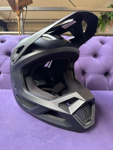 Brugt Fox Racing Rampage CE/CPSC Matte Black Helmet 2024 bike — billede 3 af 11