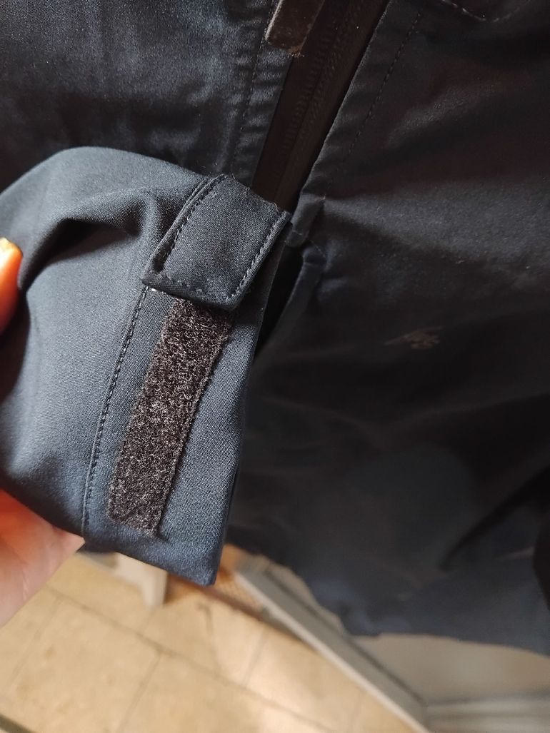 Used FWE Coldharbour Waterproof Cycling Jacket bike — image 4 of 6