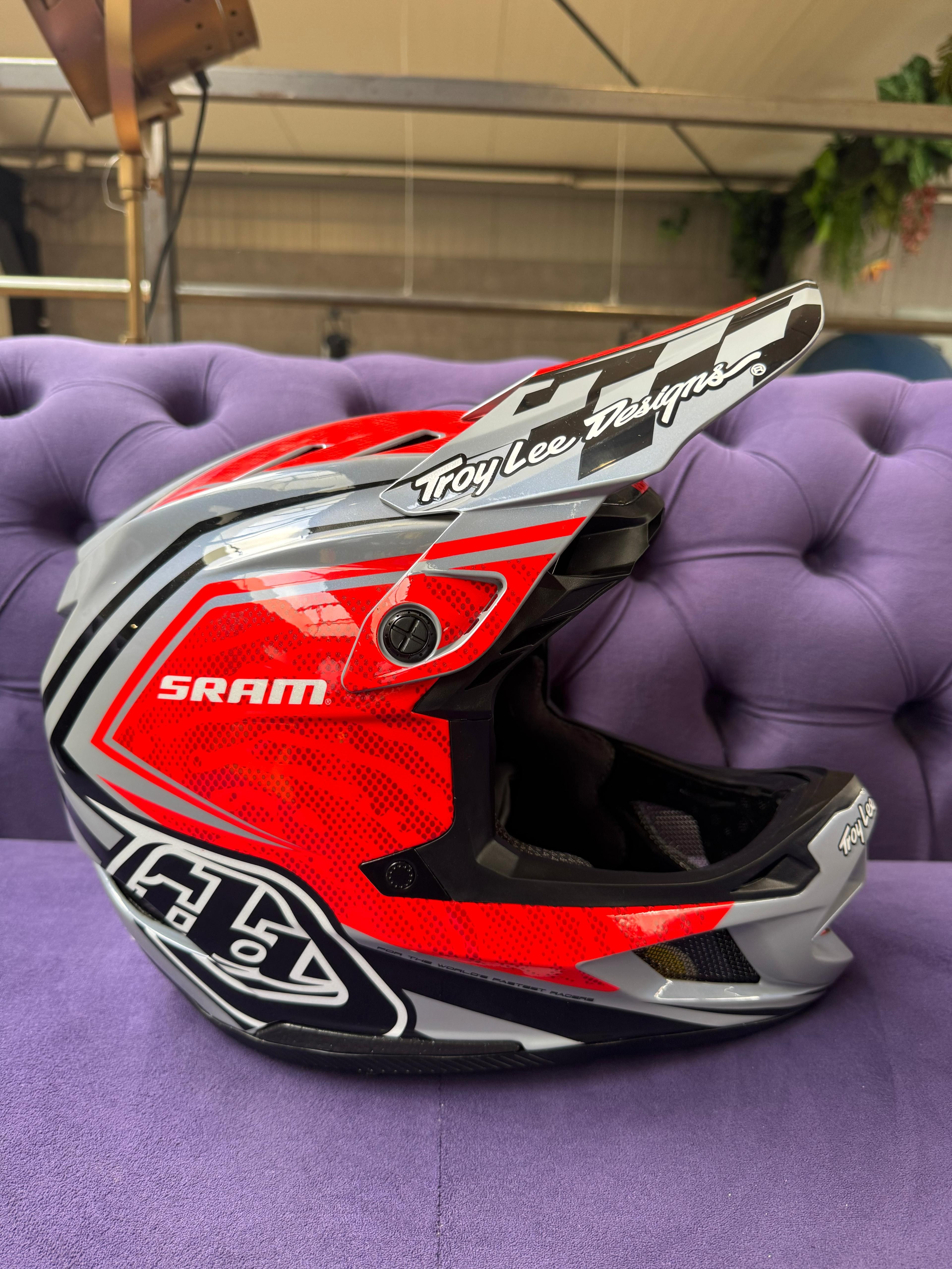 TLD Troy Lee Designs D4 Carbon MIPS Helmet 2025