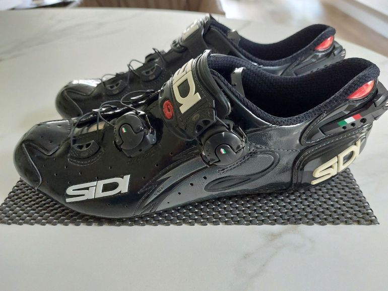 Used Sidi vent carbon sole 2016 bike — image 4 of 5