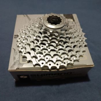 Used Shimano Cassetta pignoni  Deore XT CS-M770 9 velocità 11-32 bike — image 2 of 5