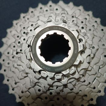 Used Shimano Cassetta pignoni  Deore XT CS-M770 9 velocità 11-32 bike — image 3 of 5