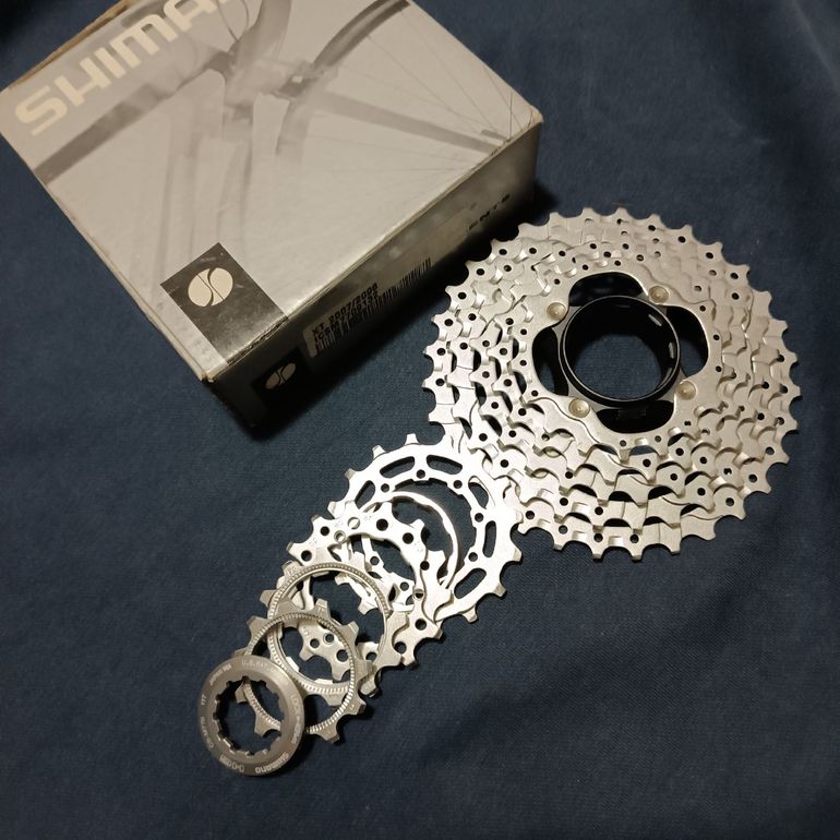 Used Shimano Cassetta pignoni  Deore XT CS-M770 9 velocità 11-32 bike — image 5 of 5