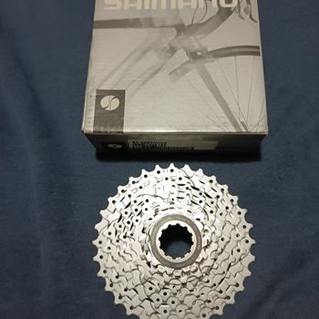 Used Shimano Cassetta pignoni  Deore XT CS-M770 9 velocità 11-32 bike — image 4 of 5