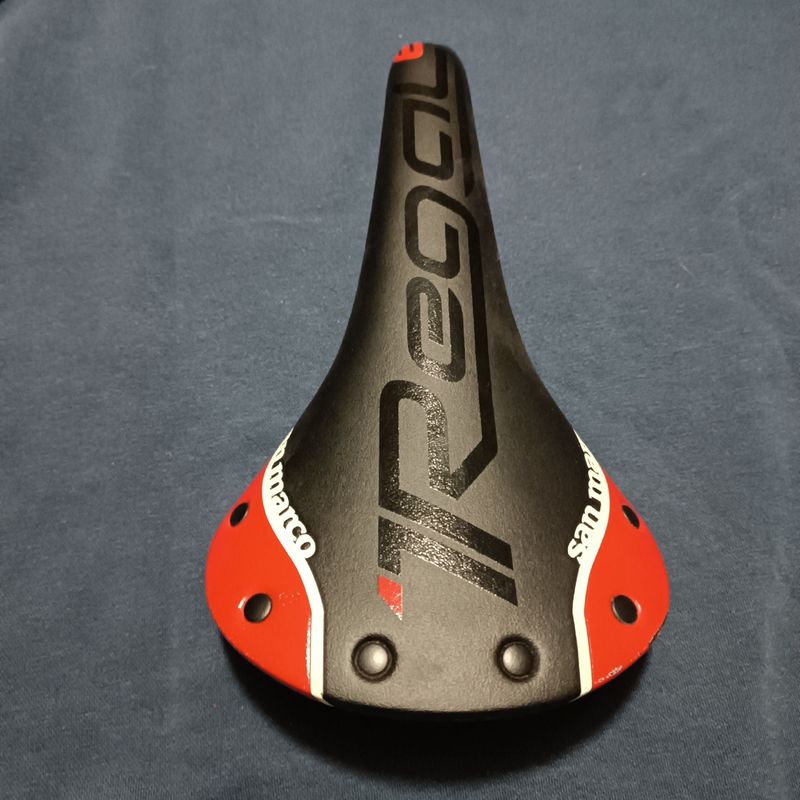 Brugt San Marco Sella Regale Rivet: 235 g: primi anni 2000 - Nero/Rosso - Xsilte/Ti (EXC) Saddles & Seatposts