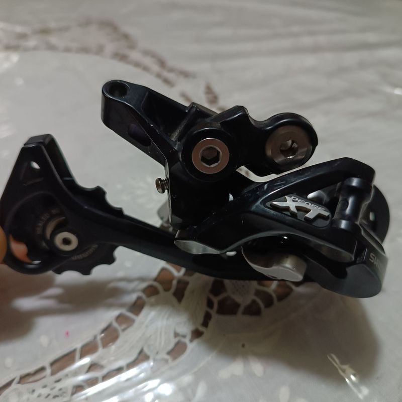 Brugt Shimano Cambio XT RD-M780 Shadow 10V Drivetrain & Pedals