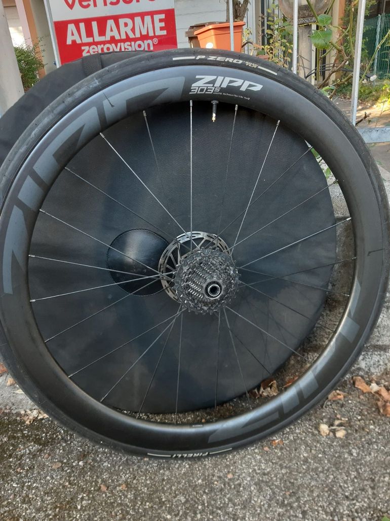Brugt Zipp zip 303 s anno 2025 2025 bike — billede 6 af 6