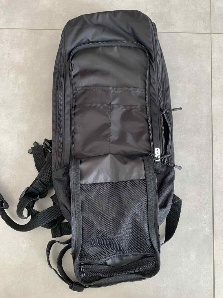 Used Rockrider Hydration Backpack 6L/2L bike — image 3 of 4