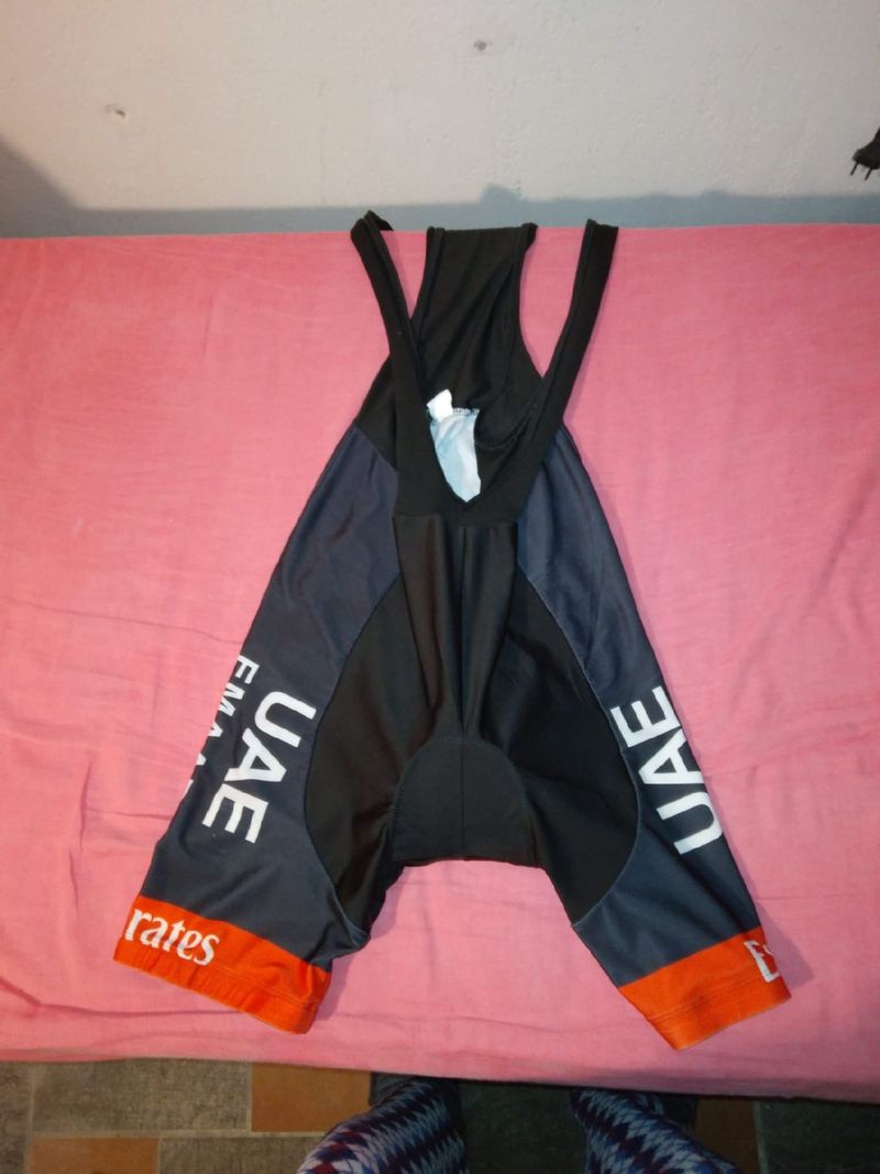 Used UAE EMIRATES bellissimo completo maglia taglia XL + pantaloncino taglia XL TEAM (la squadra del campione del mondo TADEJ POGACAR !!) tanto per capirci Cycling Clothing