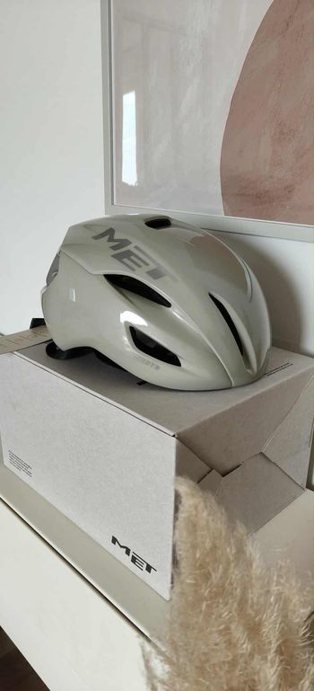 MET Manta MIPS Helmet 2025 bike usato — immagine 4 di 10