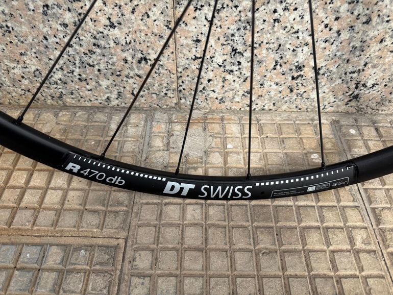 Used Dt Swiss R470db 2022 bike — image 2 of 5